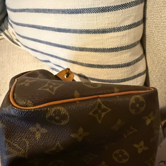 LV Purse from the 80s! Mint condition - Picture 6 of 12
